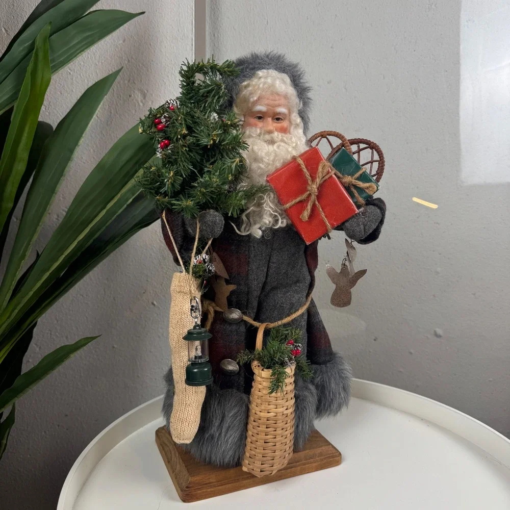 Vintage Handcrafted Rustic Woodland Santa Figurine Xmas Plaid Faux Fur Trim 16